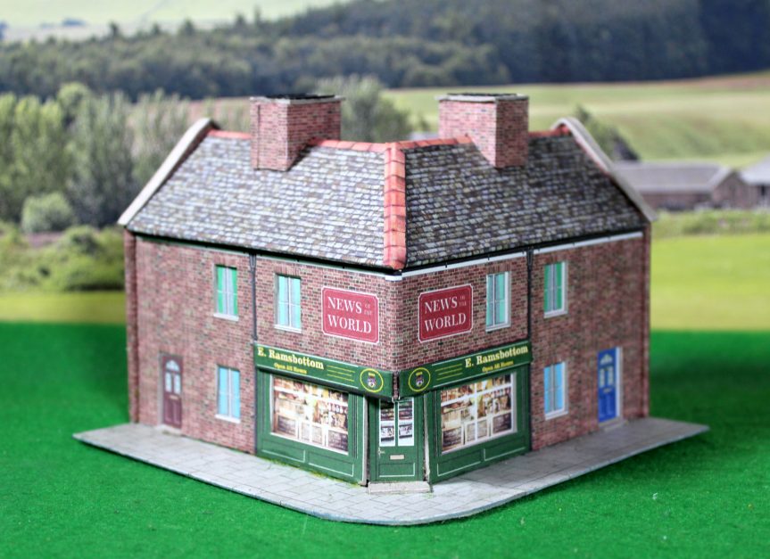 TT:120 Corner Shop Model building.