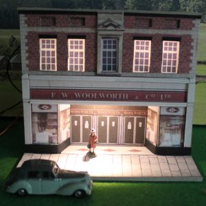 Kingsway, 00 scale, Woolworths store, half relief store, Lit Version