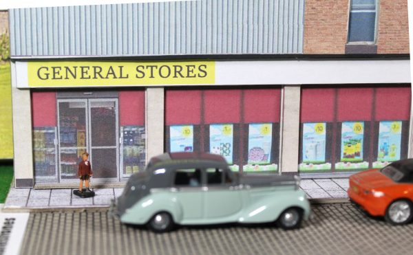 00 scale, General stores, 1960s or 1970s supermarket, Low Relief. Ready-Made. - Image 2