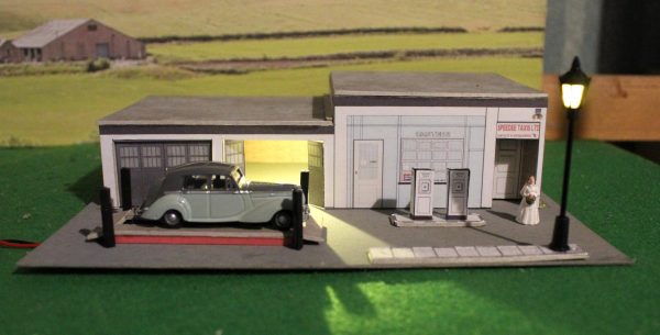 Kingsway, 00 scale, Lit Taxi Depot with Ramp & Pumps, **ready-made**.