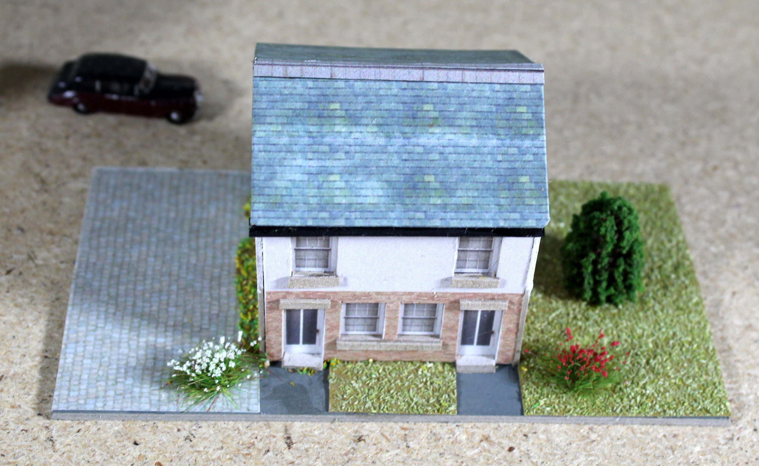 TT:120 Scale two modern semi-houses with gardens on base. Ready-Made. - Image 4