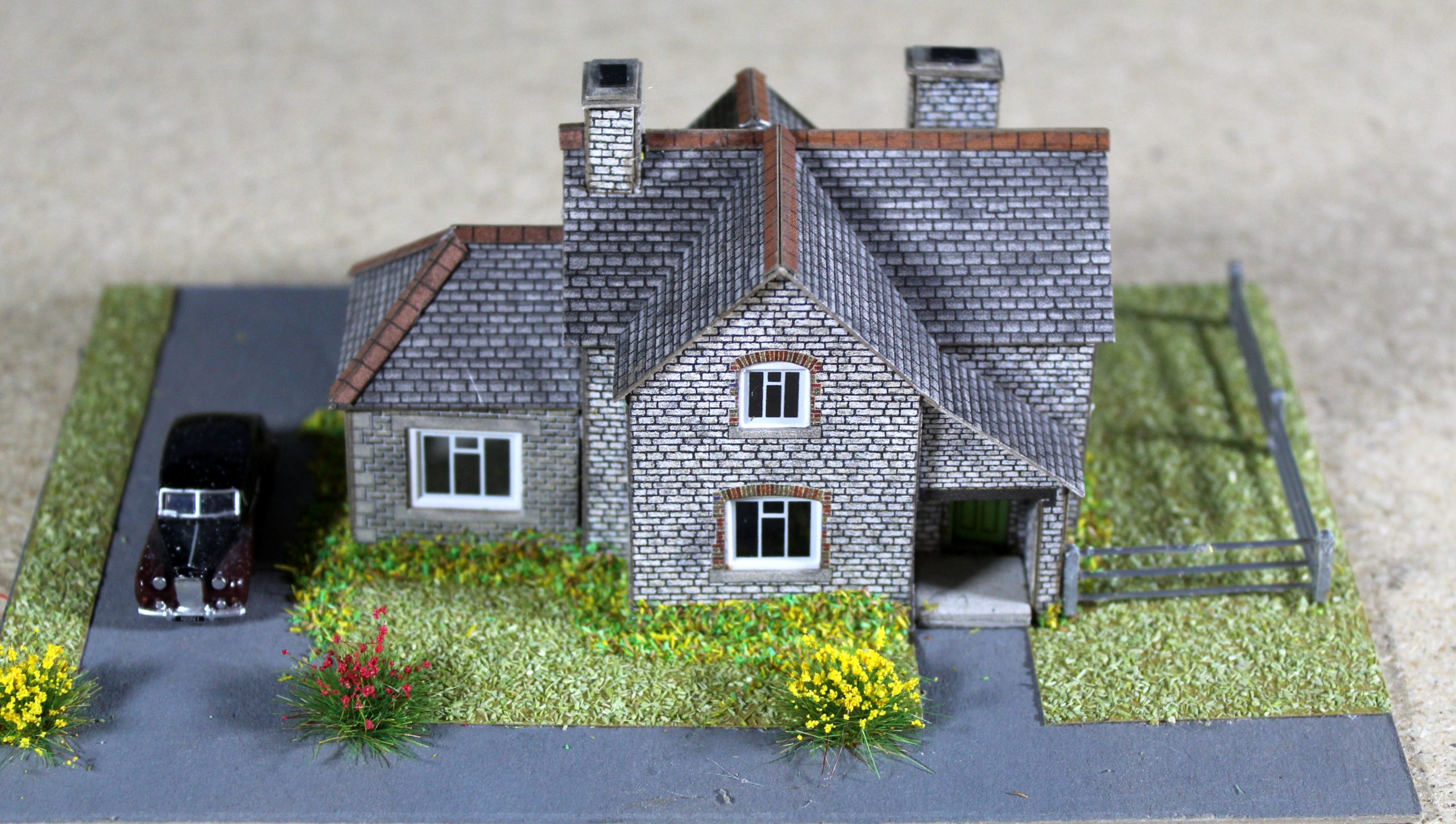 Metcalfe, N scale Cottage lit version with garden, Ready-Made. - Image 4