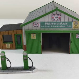 OO Gauge Local Garage with ramp, pumps and tool boxes Built and ready to display