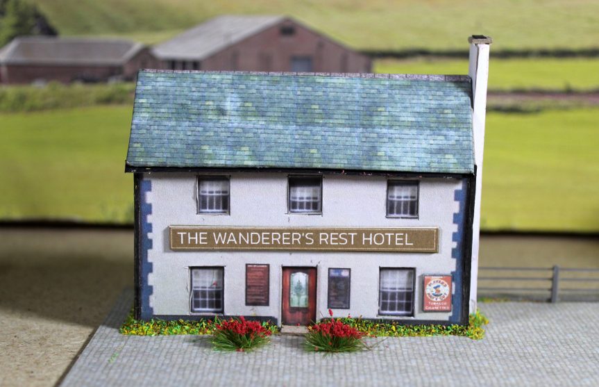 TT :120  scale, The Wanderer’s rest hotel on Cobbled Base, ** ready-made **