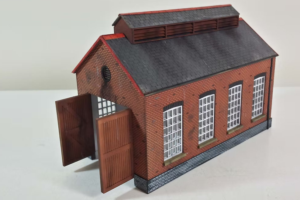 OO Gauge Traditional Engine shed Built and ready to display