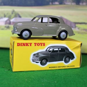 Atlas Editions reproduction Dinky Toys 159 Morris Oxford saloon in green.