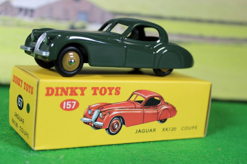 Atlas Editions reproduction Dinky Toys 157 Jaguar XK120 in green.