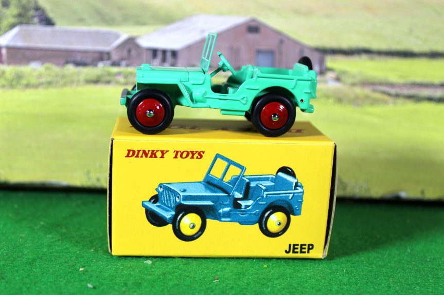 Atlas Editions reproduction Dinky Toys 25J jeep in green.